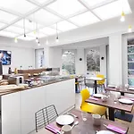 Metropole Centre Hotel