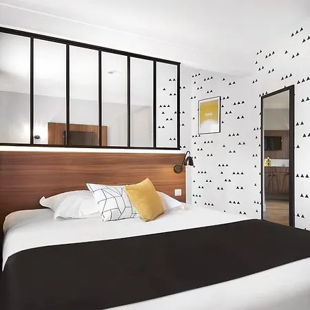 Metropole Hotel 3*